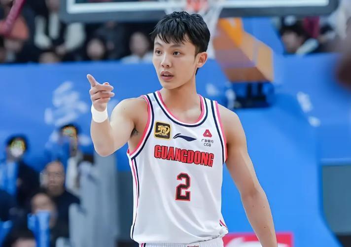 开云平台-徐杰再次当选全明星票王，场均13+5，广东队欠他一份顶薪