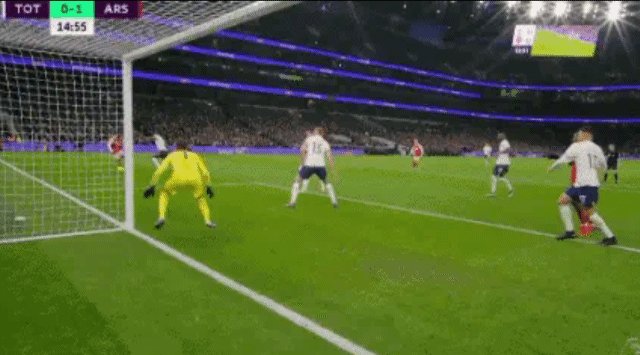 阿森纳脱胎换骨，热刺踢不进大门，球迷跳出来踢人！