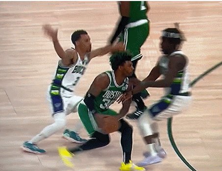 开云首页-斯马特三罚变两罚？乌度卡：糟糕的错判和漏判