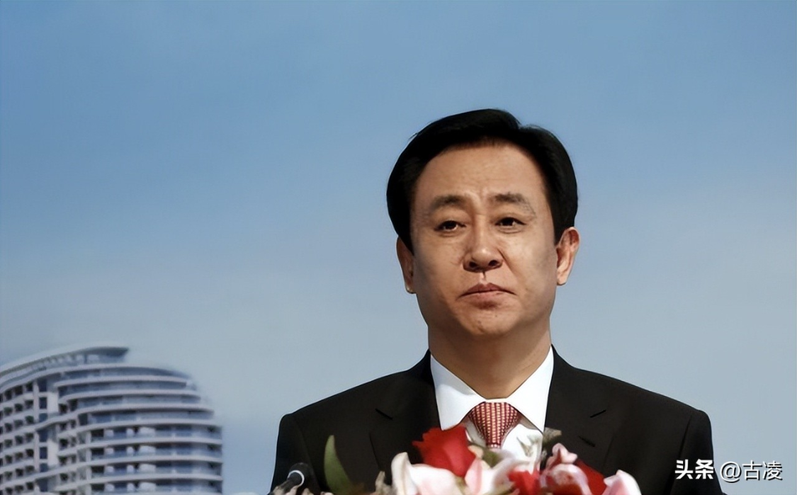 开云入口-彻底瘫痪！两年了为何许家印迟迟不判刑？真相比你想象的更复杂
